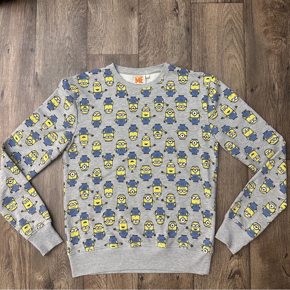 Despicable Me Minion Made Cotton Blend Pullover Sweater Men’s Size S Grey